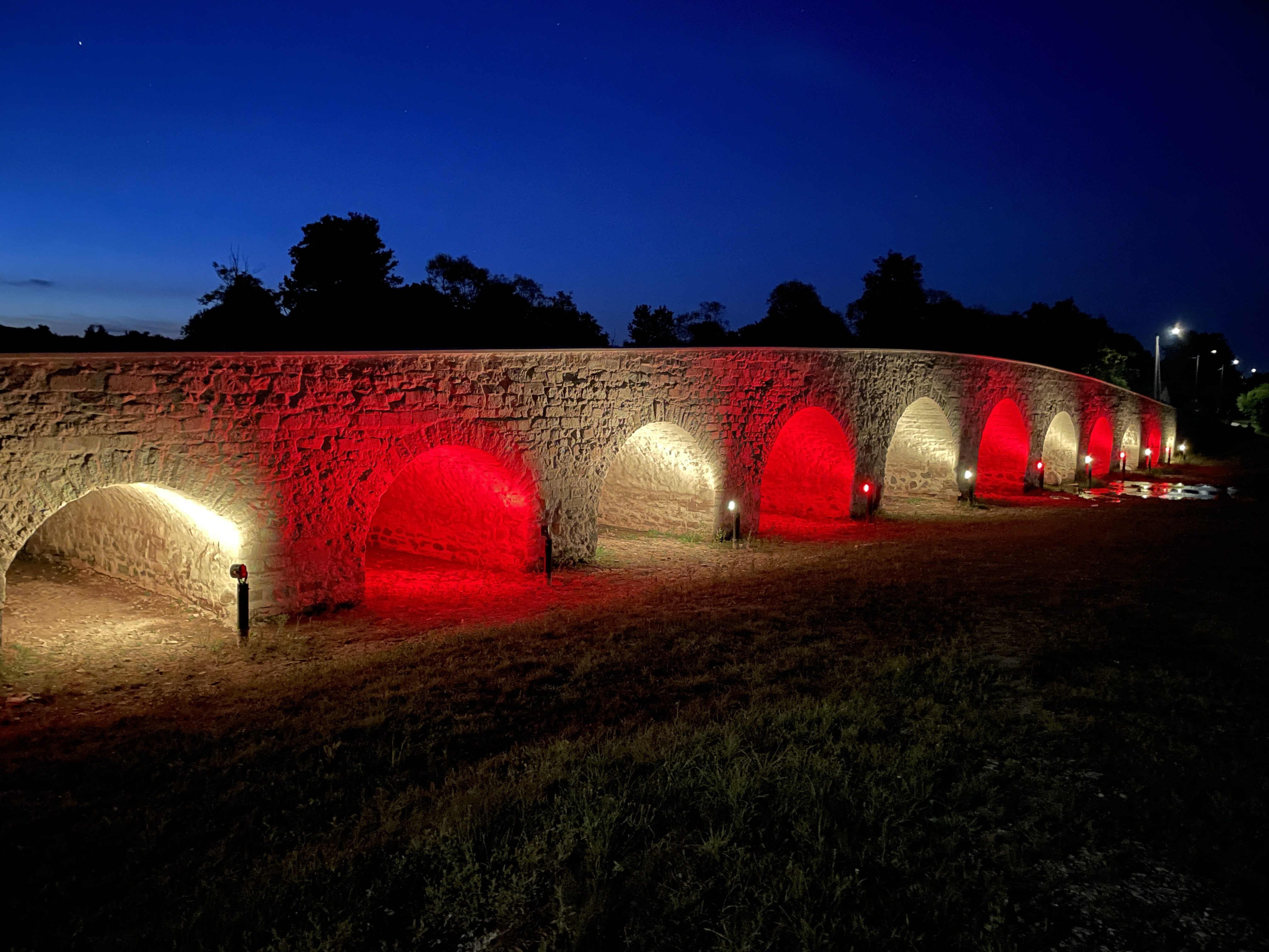 Kuressaare Suursilla tuled Kataloonia ooperi auks