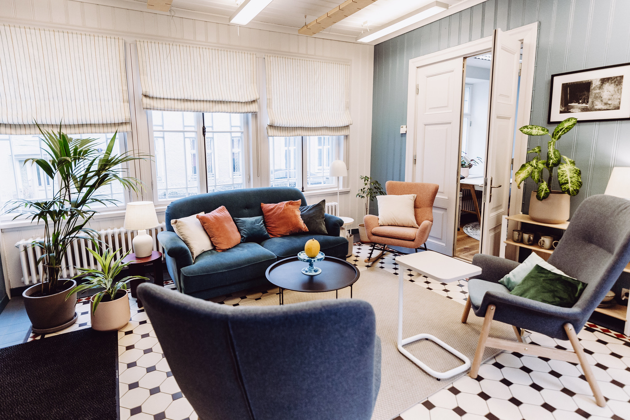 Loomeka HUBi BIWA ruum on valgusküllane ja mahutab kuni 6 inimest