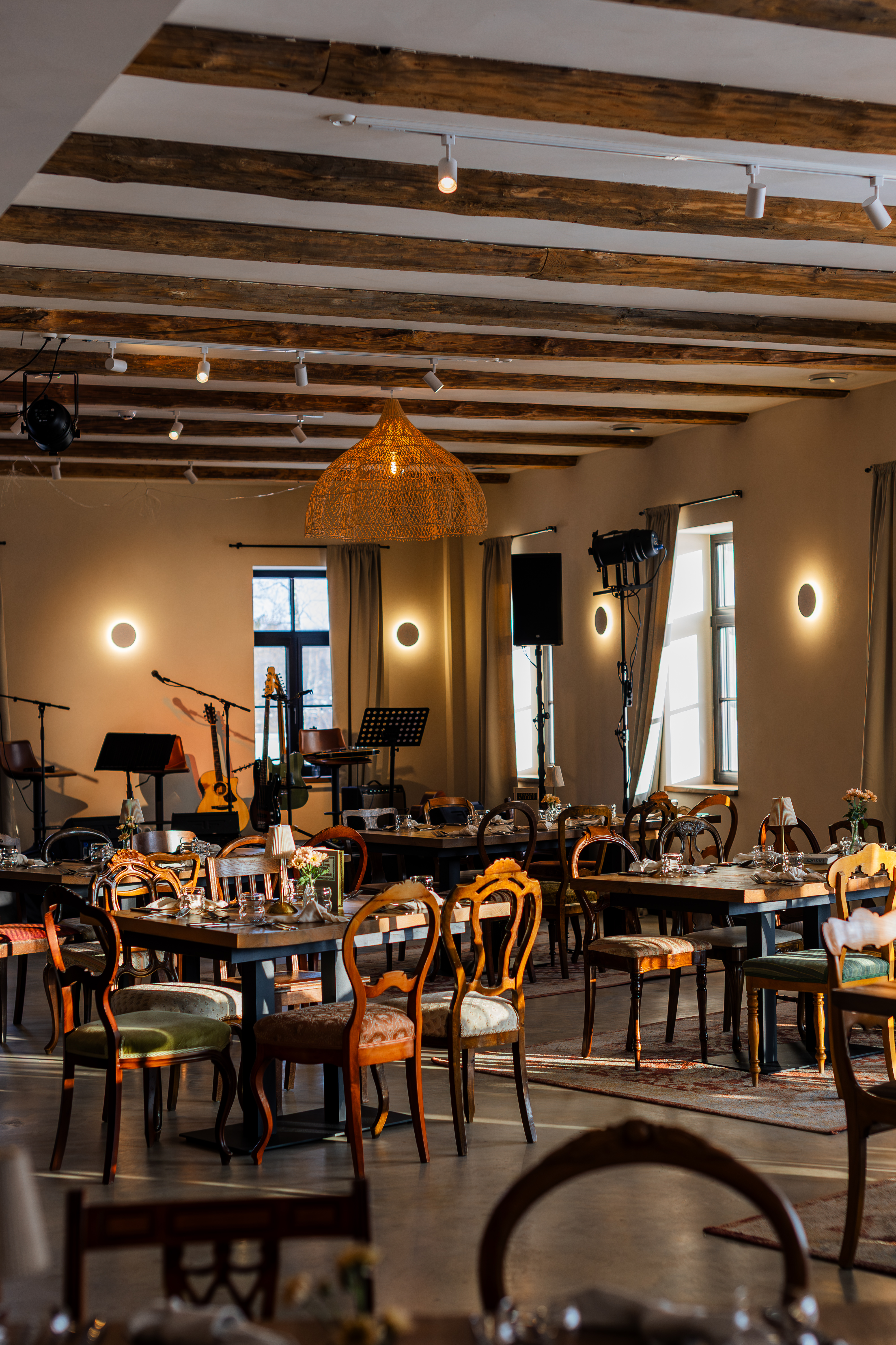 Ilmaveere restoran, kontsert-õhtusöögi set-up