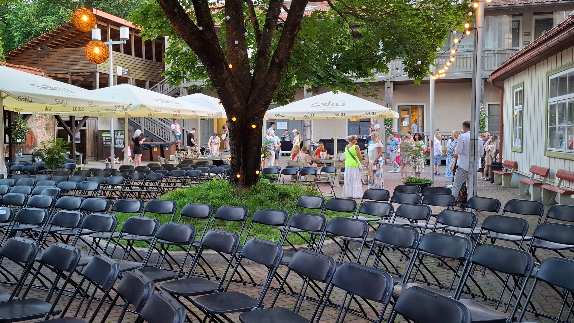 Kontsert Antoniuse õuel