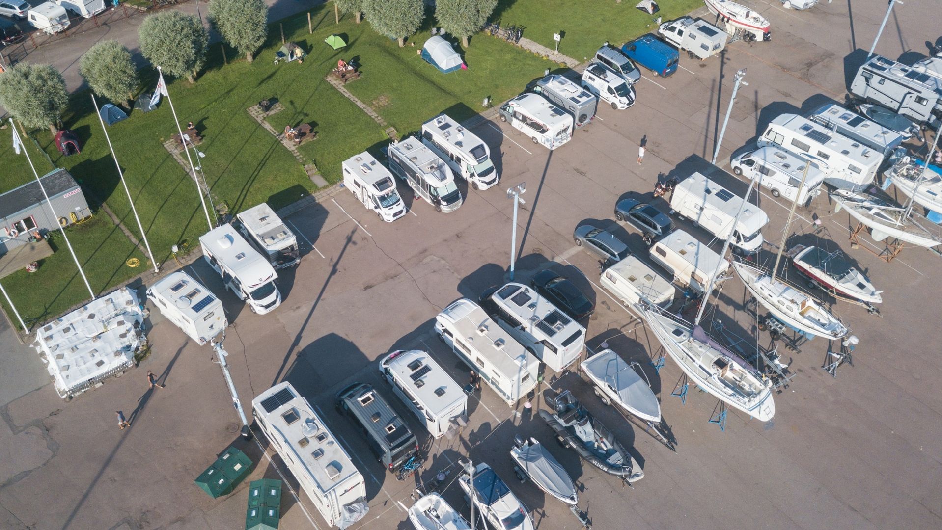 The caravan park on the banks of the Pirita River where the river meets the sea by Pirita Harbour welcomes guests every summer. Guests can use electri