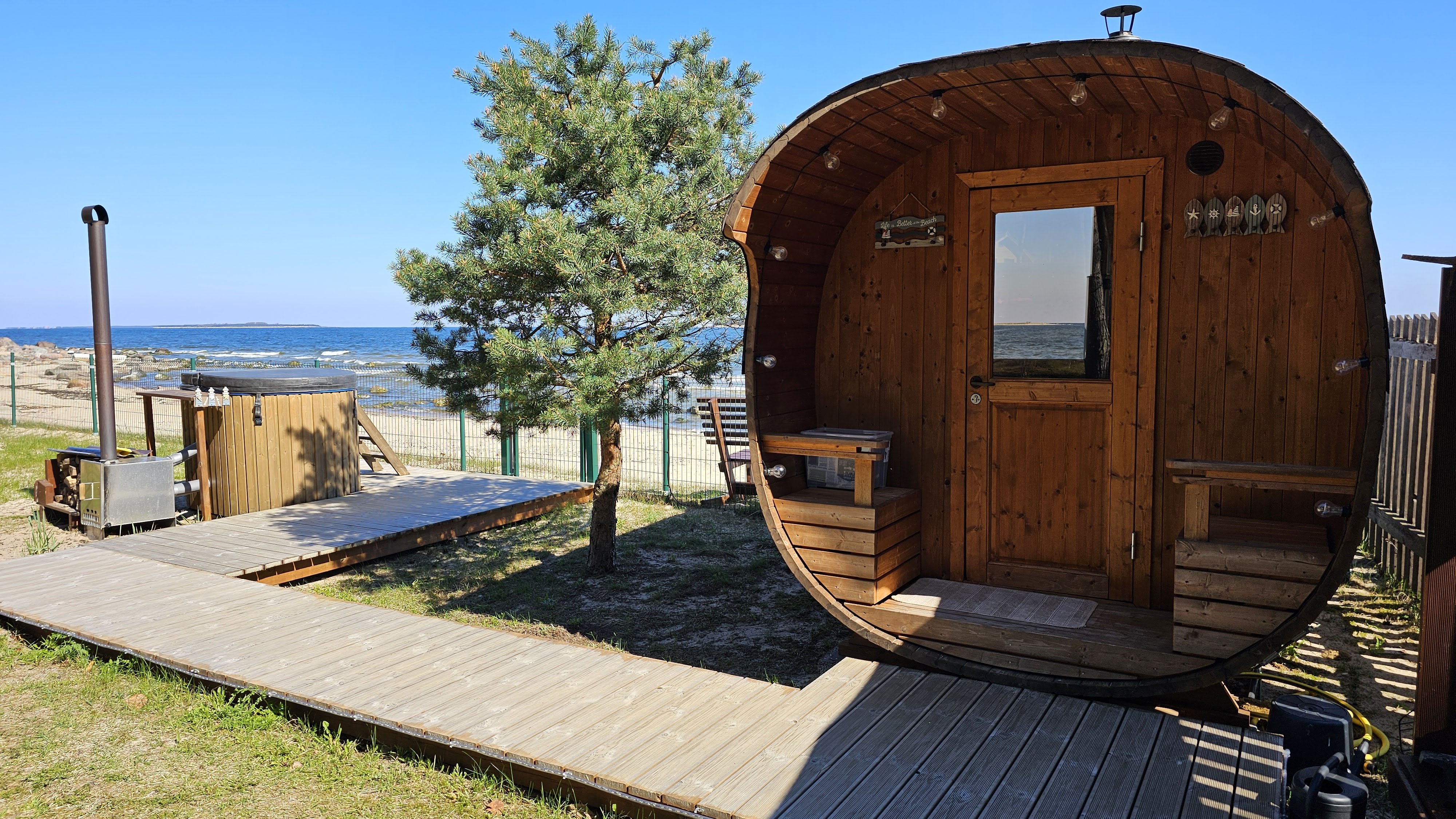 merevaatega saun ja kümblustünn