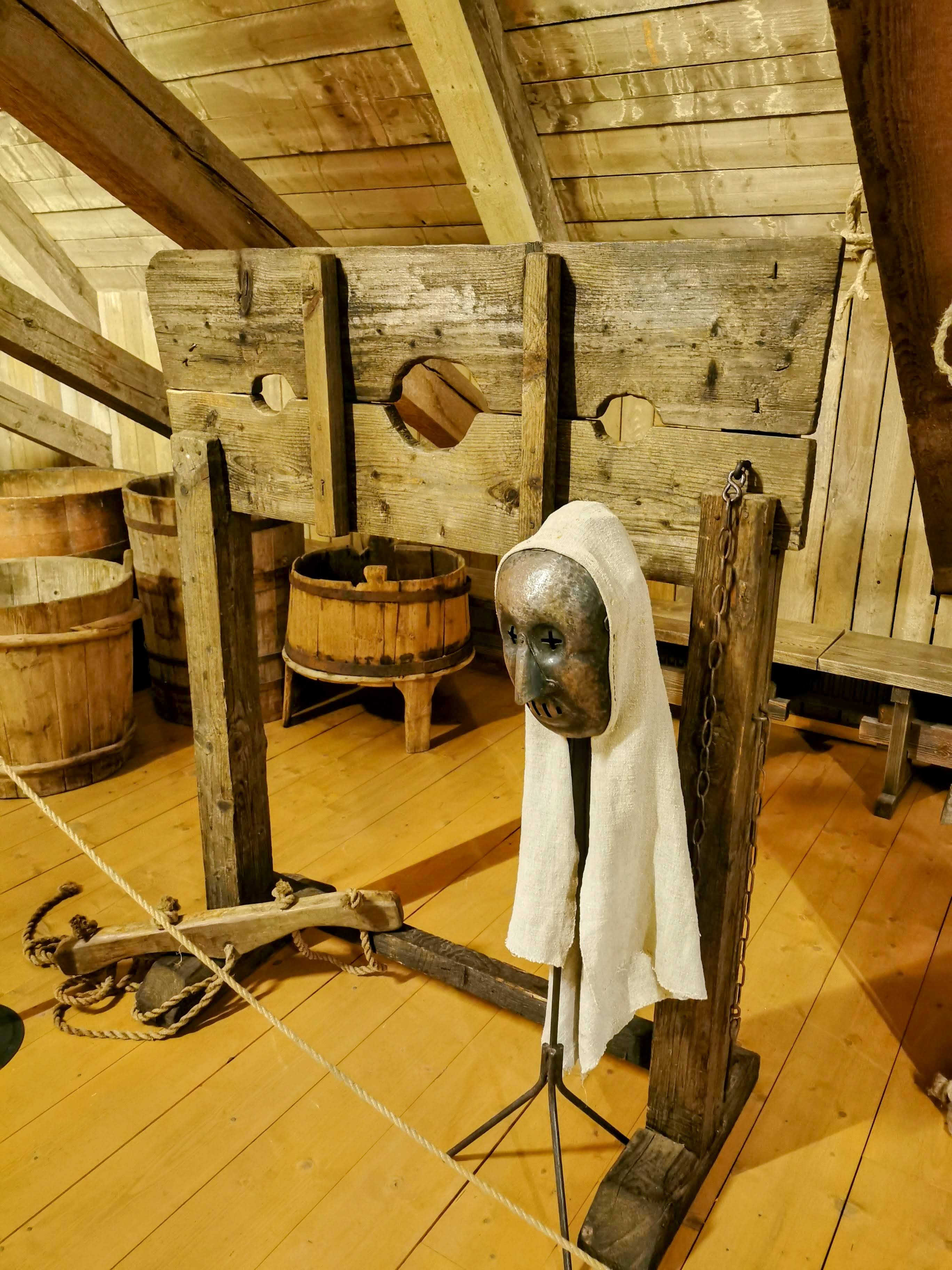 Vastseliina piiskopilinnuse keskaja elamuskeskus