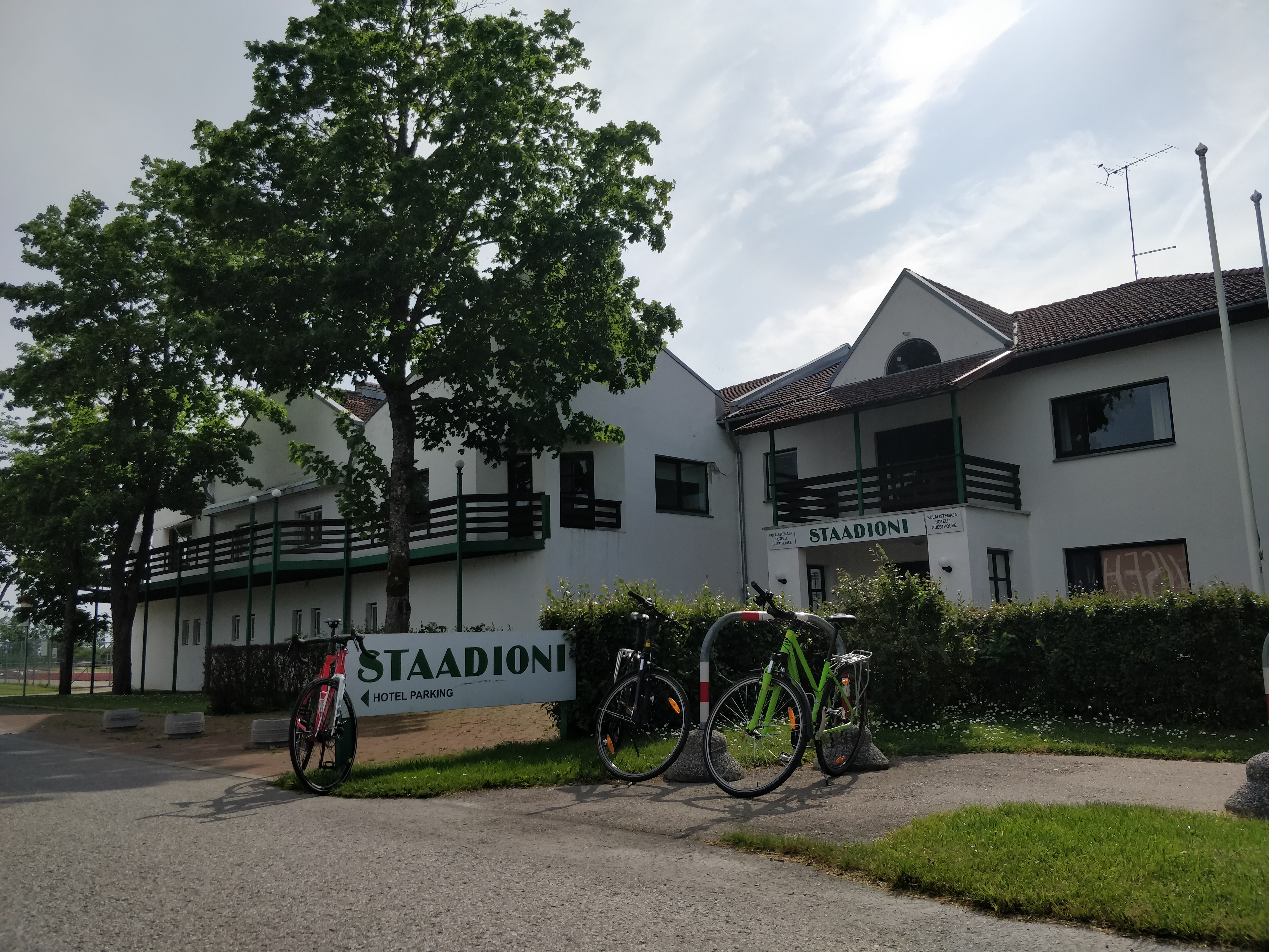 Discover the scenic Kuressaare! We have city bikes, ATB bikes, and gravel bikes. The city and ATB bikes have luggage carriers, mudguards, and bottle h