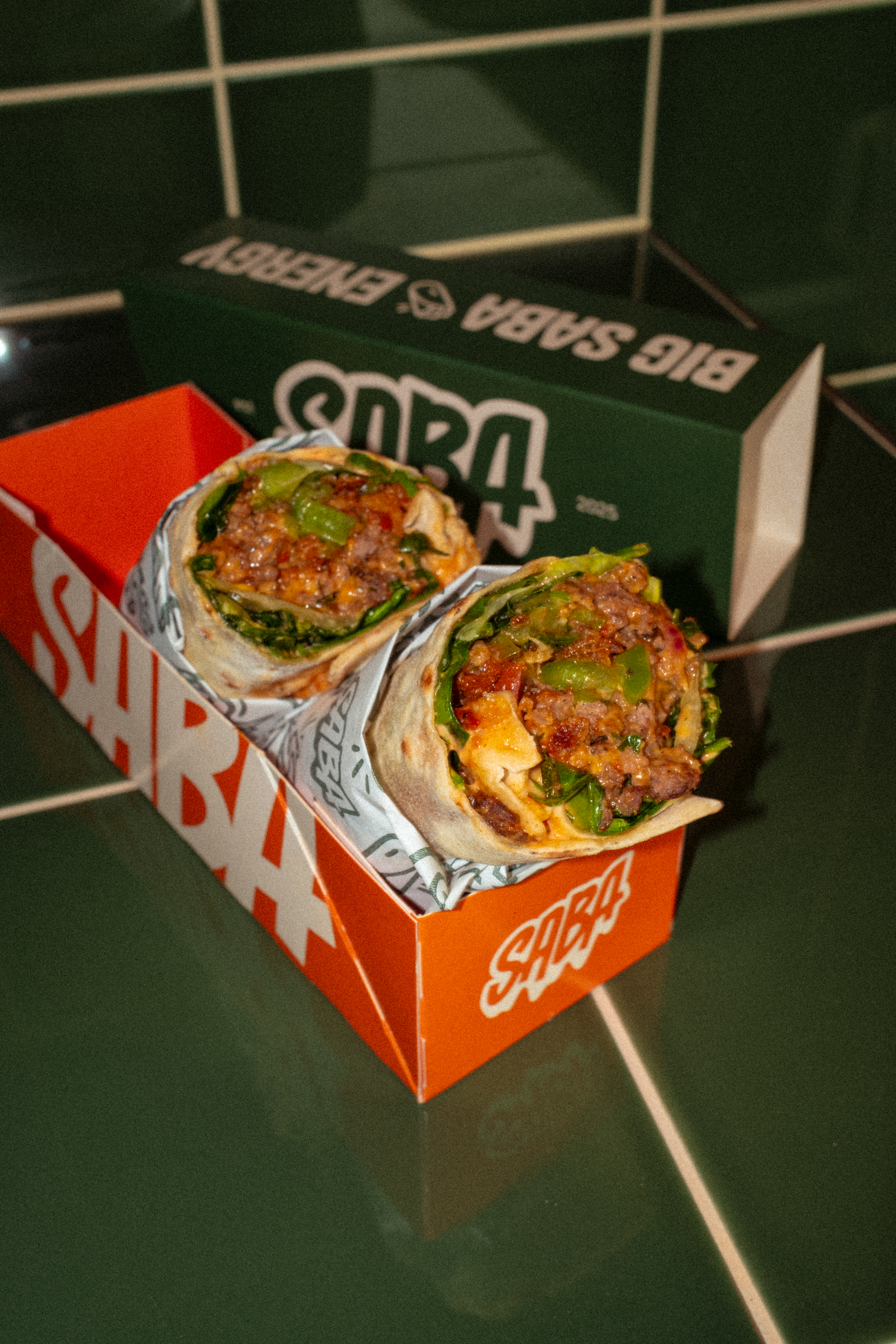 Kaheks lõigatud Saba wrap