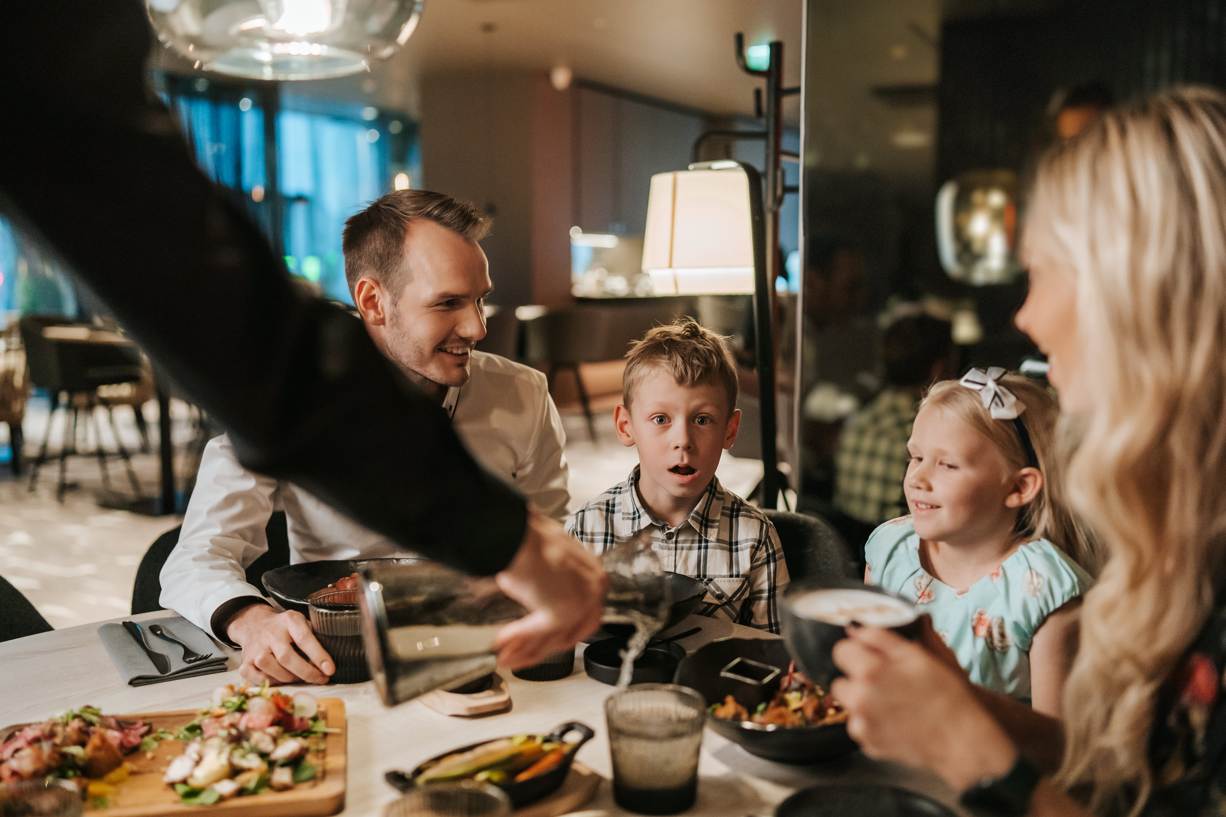 City Grill House restoran lastesõbraliku menüüga kust leiab lemmikud grillilt ning pastaroad.
