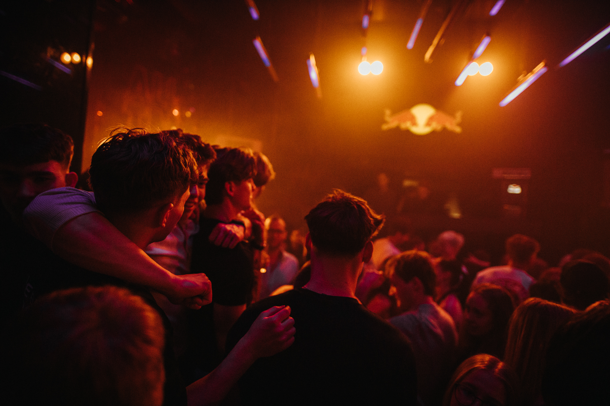 Studio is a place where Tallinn's best parties take place every weekend. Splendid music brings together great company in the two halls located on two 
