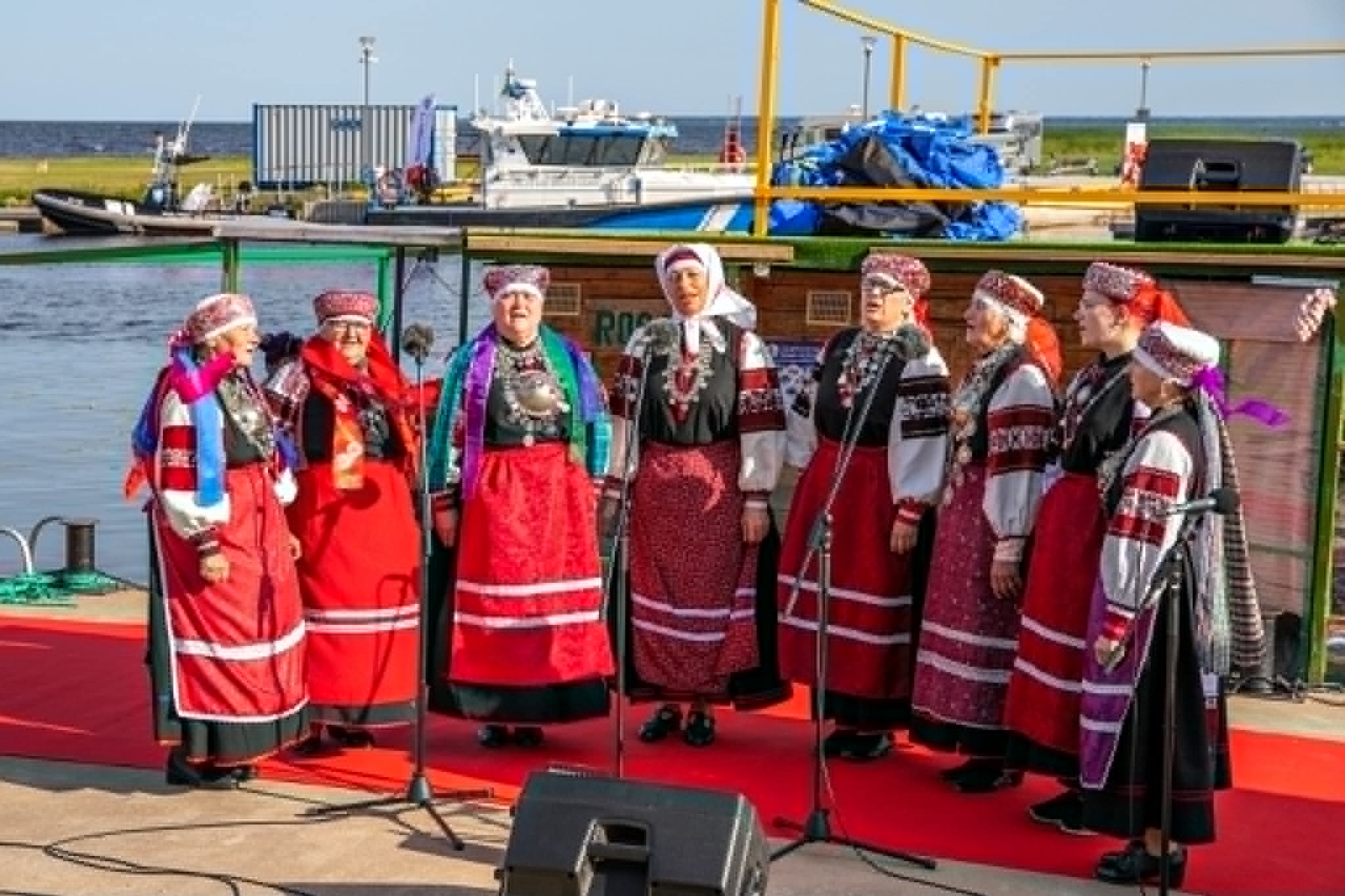 Seto leelokoor Peipsi järvefastivalil