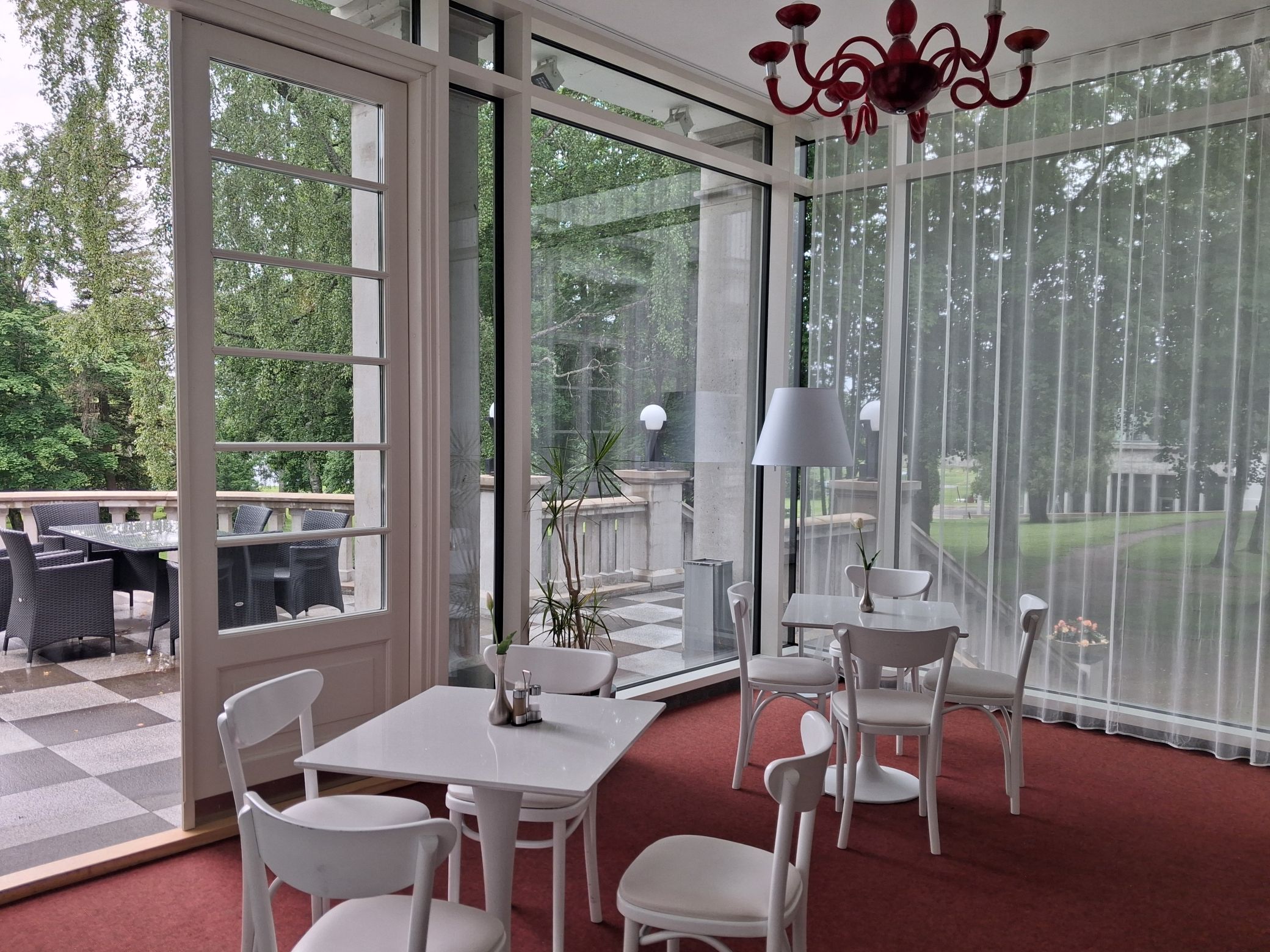 Pihajerves Spa & Atpūtas centra a 'la carte restorāna garšīgie ēdieni, eleganti klātie galdi un patīkamā apkalpošana garantē labu pašsajūtu. Patlaban 