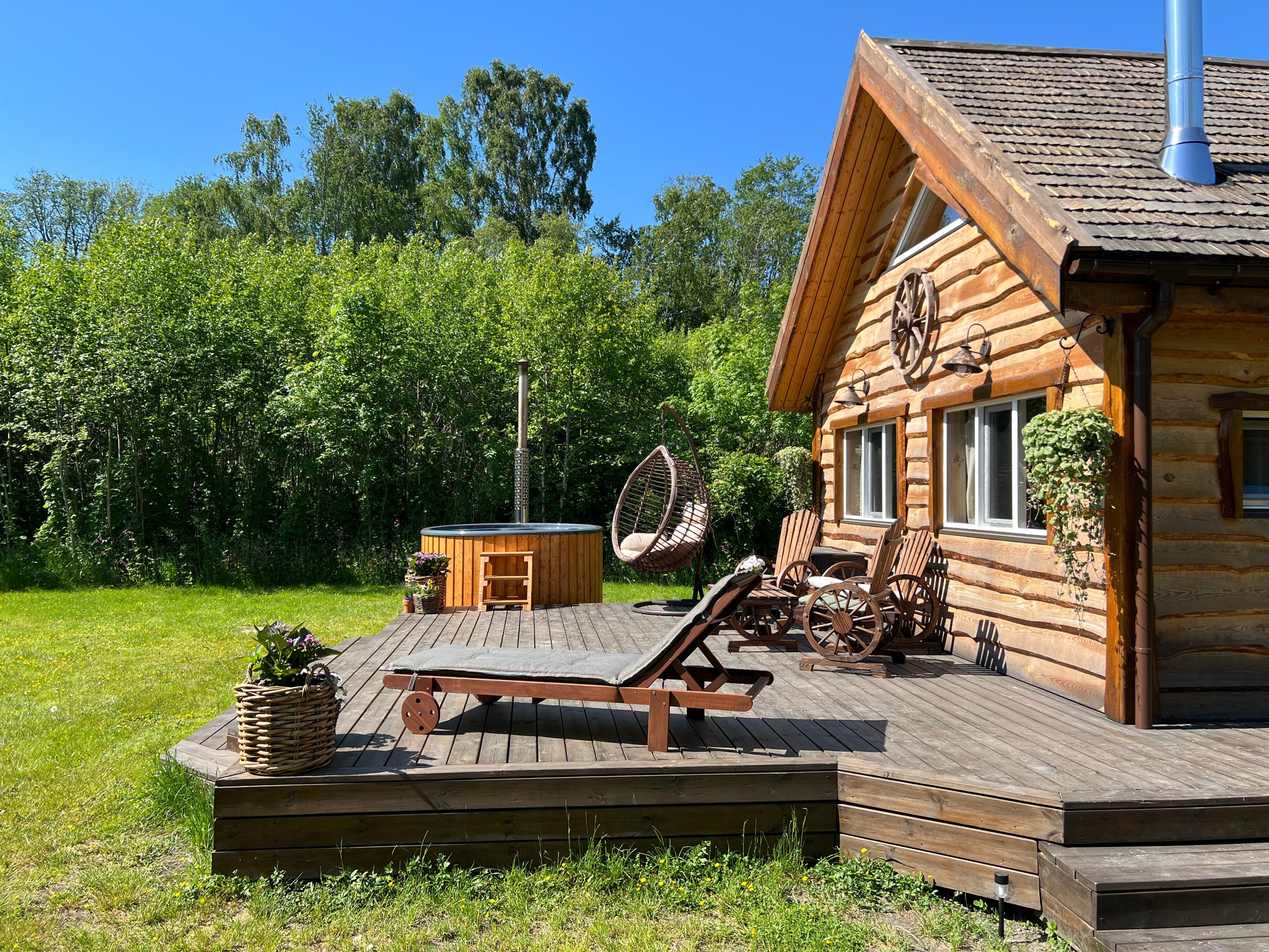 Hobu House puhkemaja väljast päeval