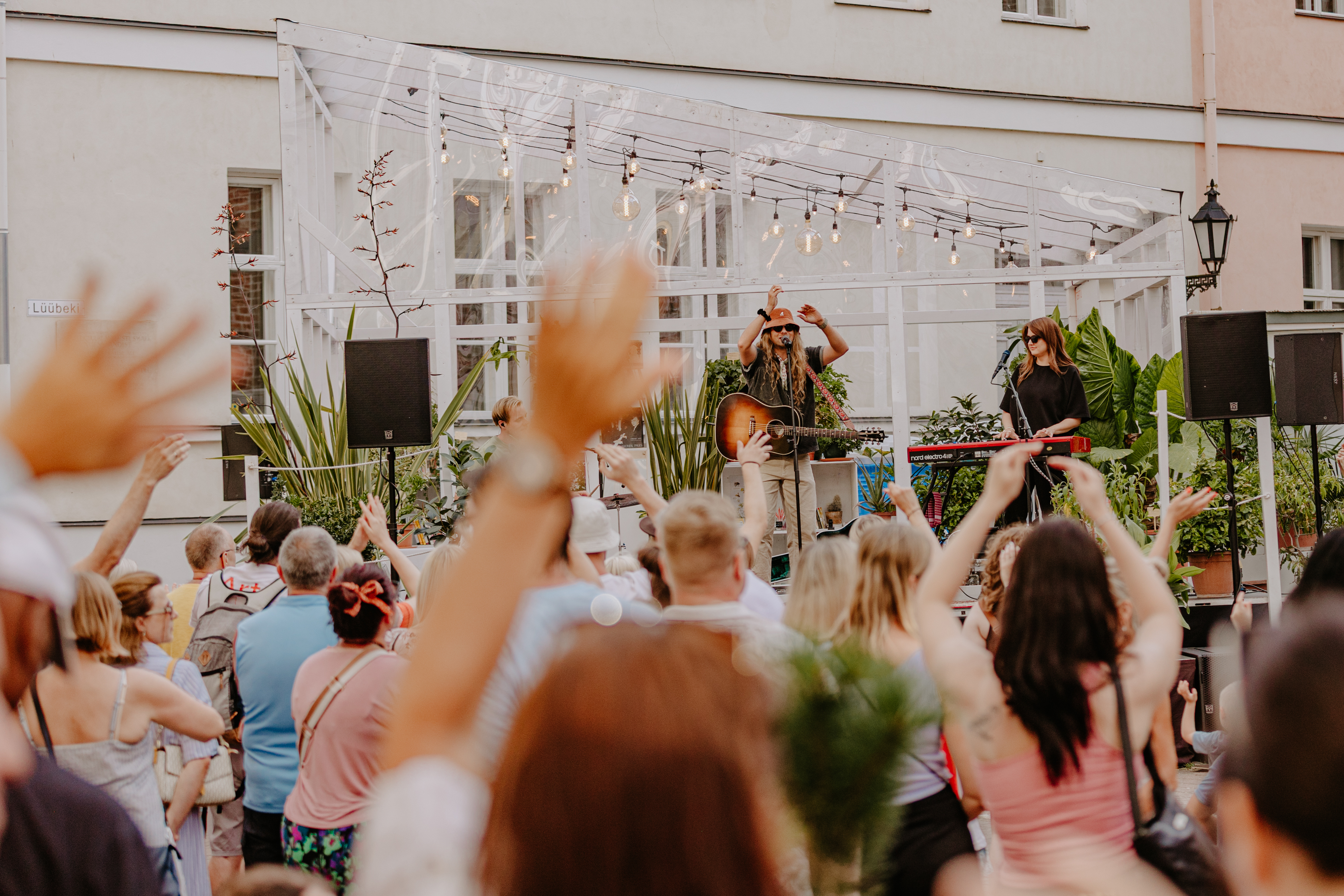 Vanalinna festival "Tartu sumin" paneb augustis südasuvise vanalinna sumisema loomingu, elava muusika ja soojade kohtumistega. Kaheks nädalaks muutub 