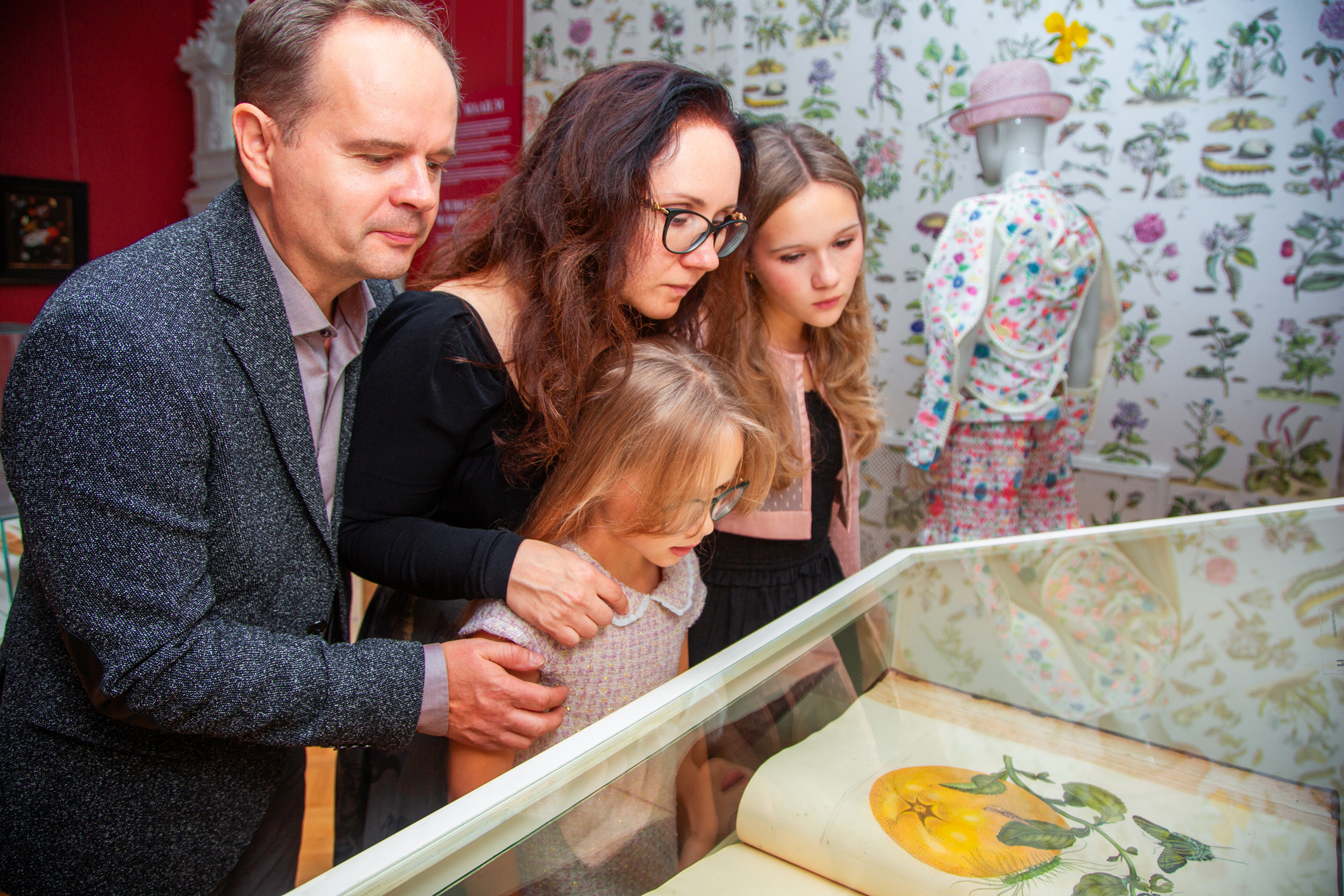 Perehommik Kadrioru kunstimuuseumis