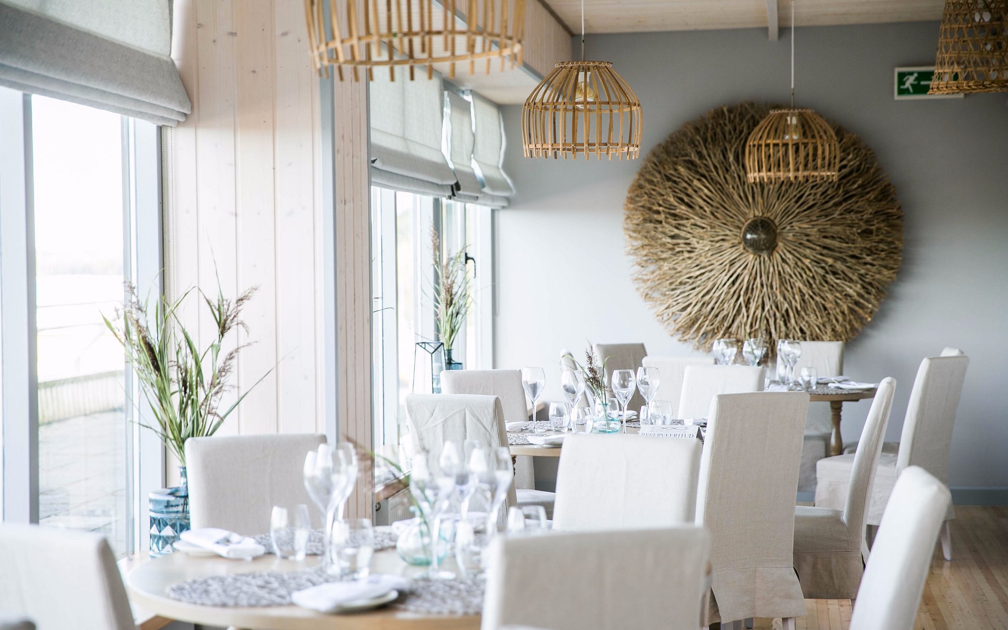 Sardiinia Resto & Lounge valgusküllane söögisaa