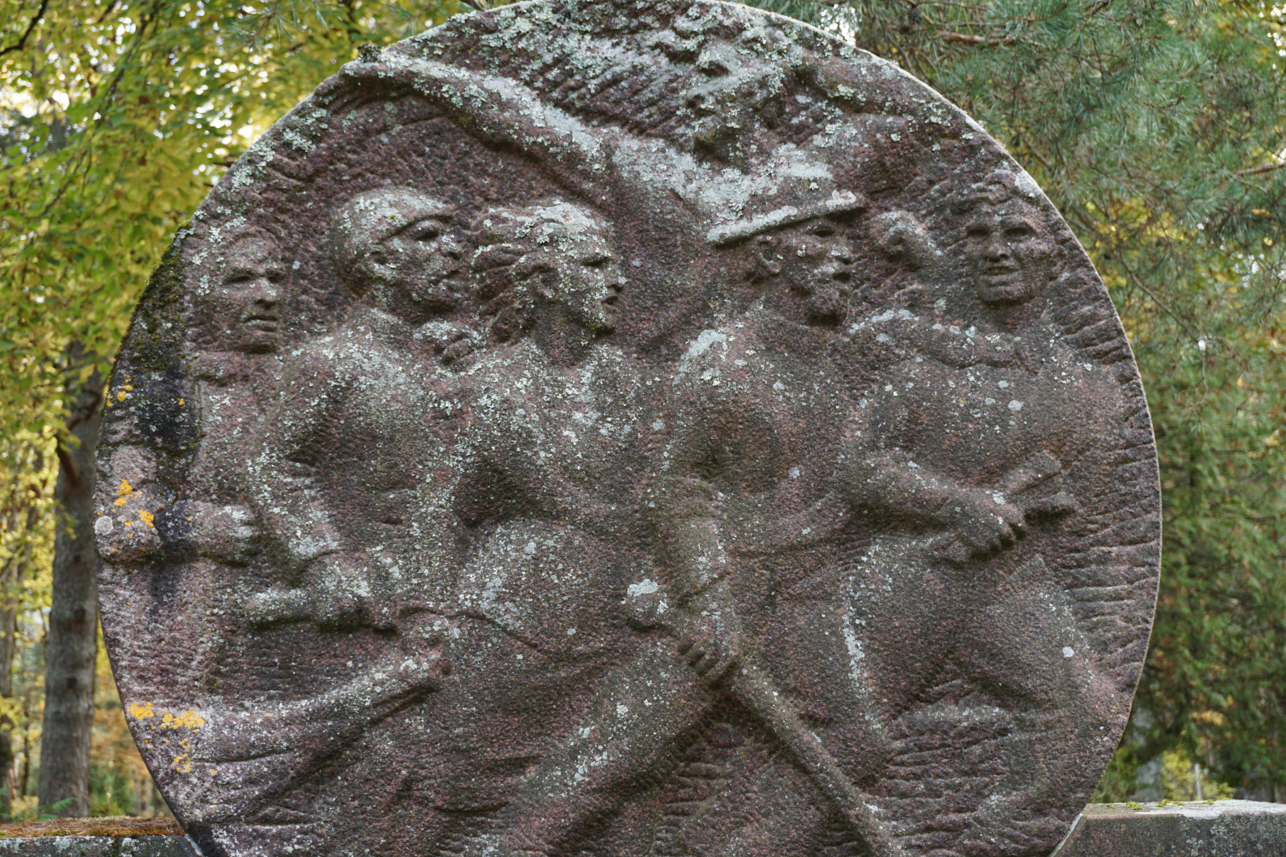 Uue turu rahutustes viga saanute monument
