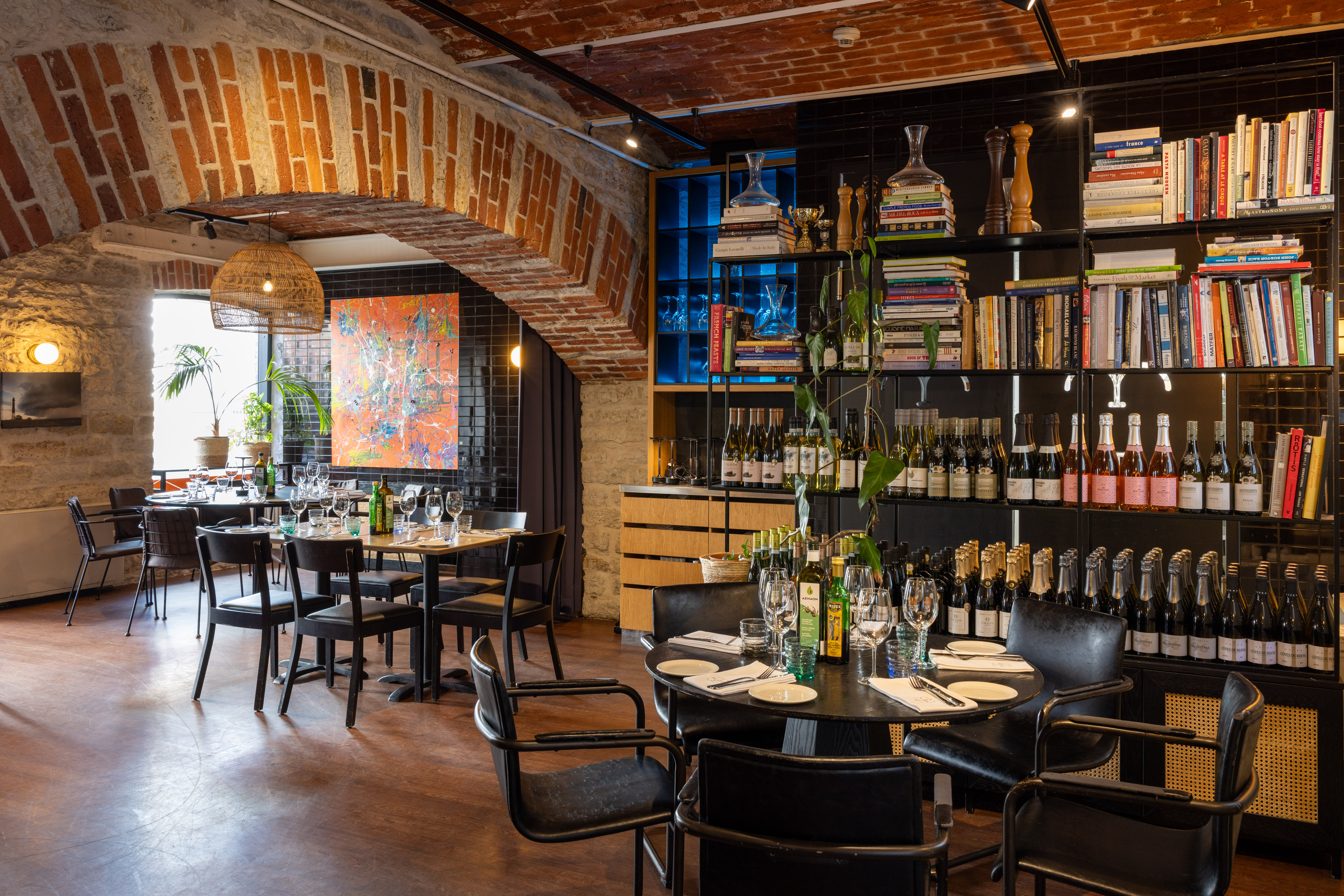 Platz is in the very heart of the city, in the modern Rotermann District, and is ideal for a quick business lunch or a more relaxed dinner involving s