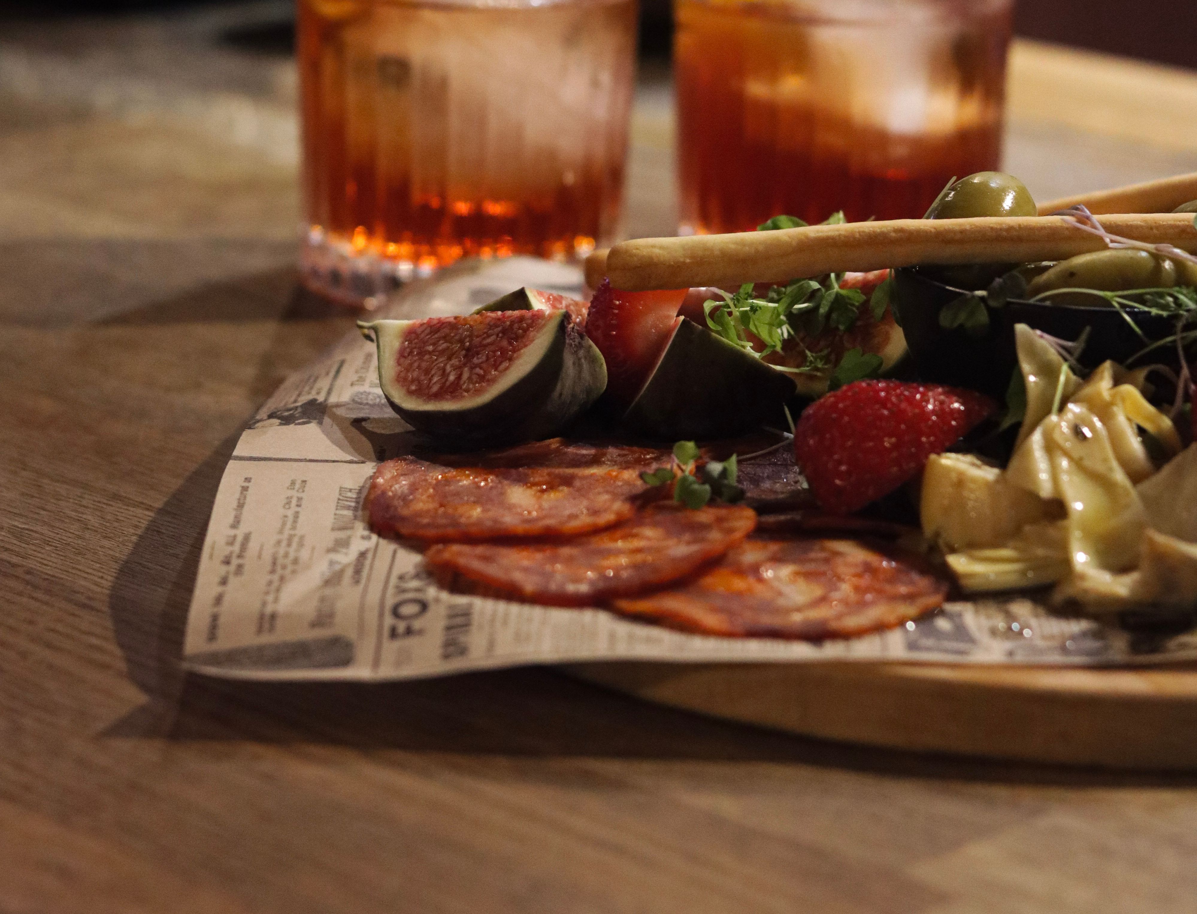 Negroni + Antipasti