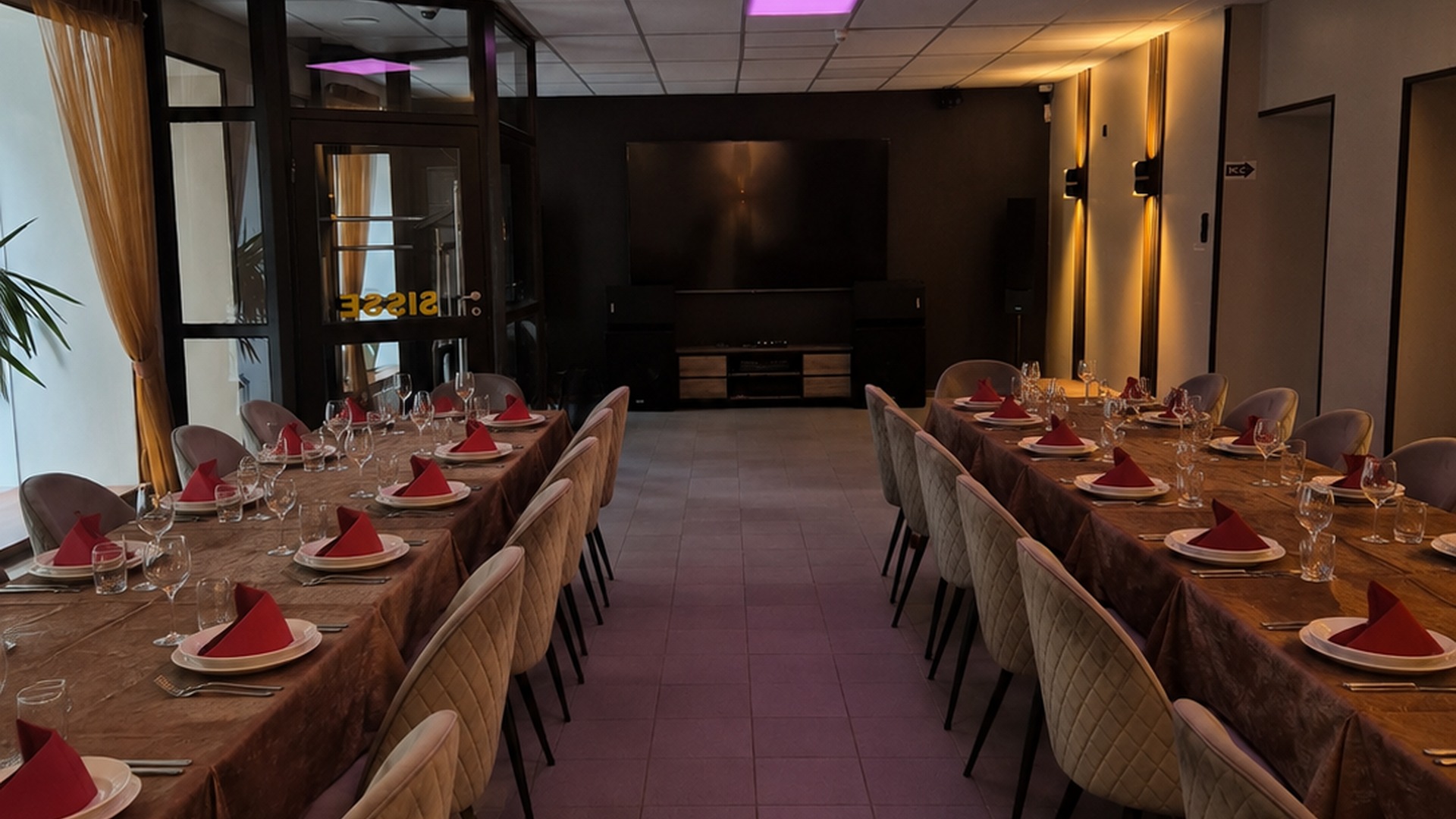 Sünnipäevapidu Smile+ Event Hallis Tartus – kaunistatud peosaal