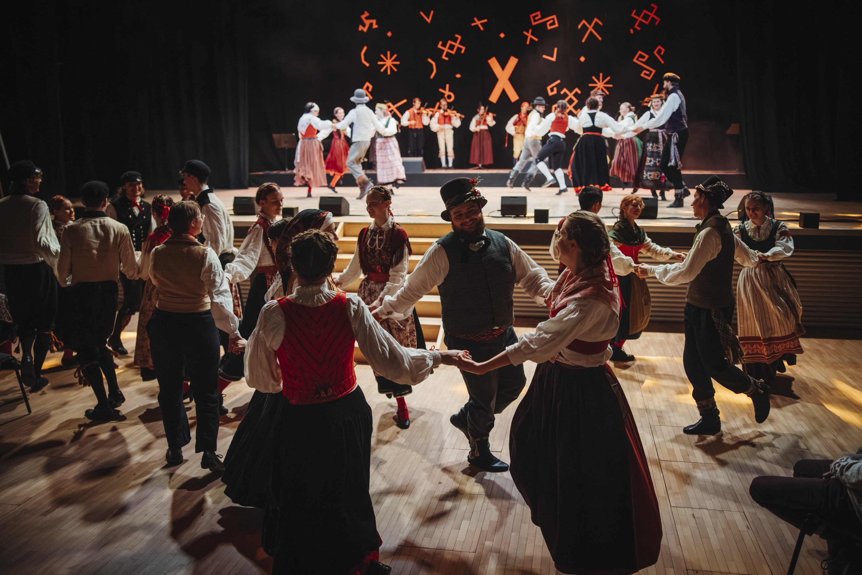 12.–15. novembril toimub Tartus juba kümnendat korda rahvusvaheline pärimusfestival Tartu Folk, mis kostitab publikut keset hilissügise kaamost mitmek