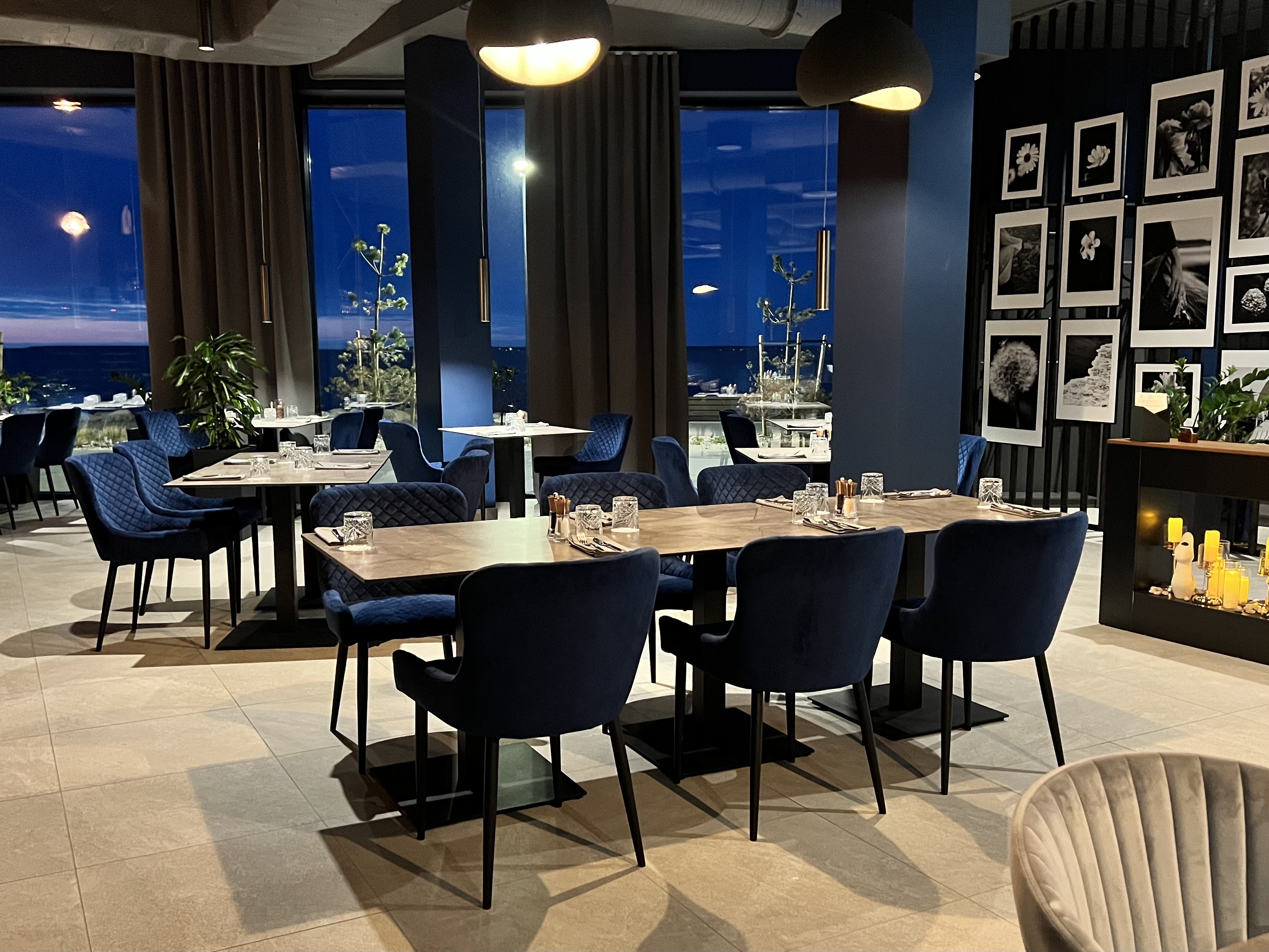 BLU Resto Kalarannas Tallinnas, elegantne söögisaal